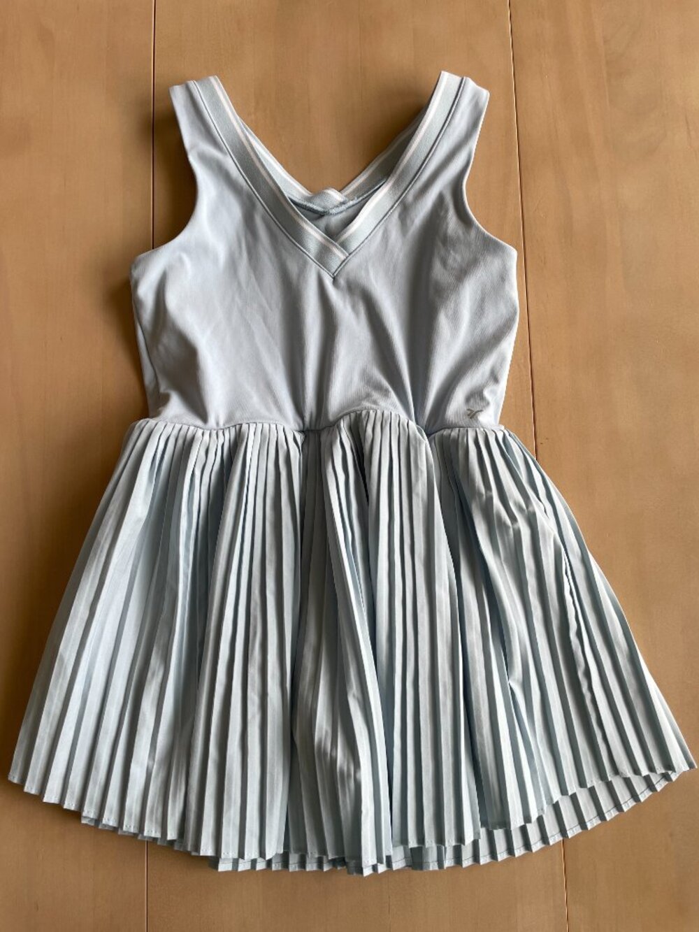 Entire Closet $5! Old Navy Girls PowerSoft Micro-Pleated Athletic Dress - Picture 6 of 11